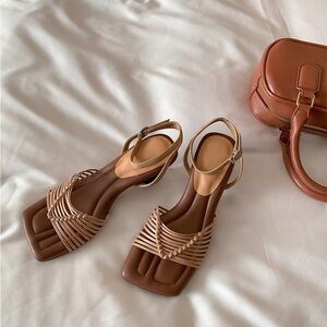 Chic Tan Strappy Sandals